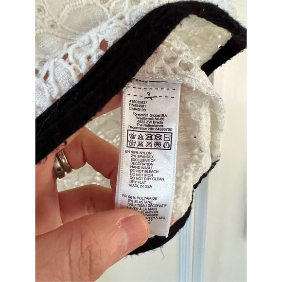 Forever 21 cream lace t-shirt with black trim S - Picture 3 of 4